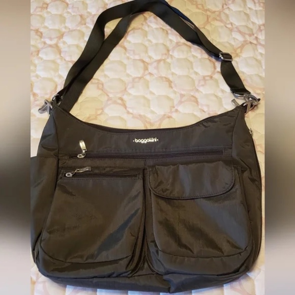 Baggallini Grey Crossbody bag